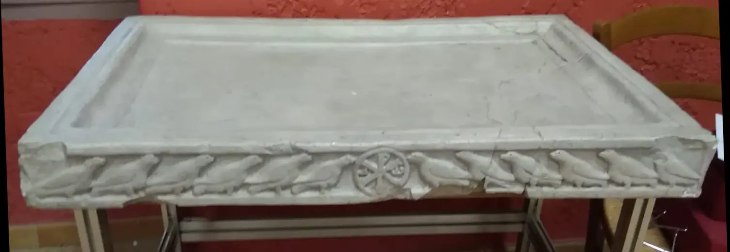 Copie de l'autel des 12 colombes